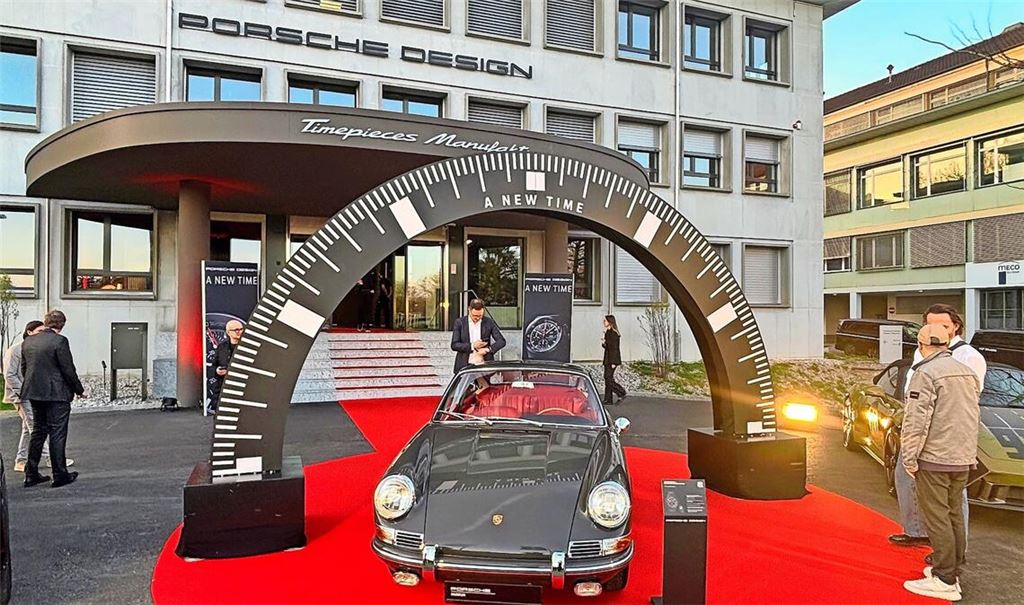 Direkte Verbindung: der Porsche 911 aus dem Jahr 1963 und die Uhrenmanufaktur in Grenchen. 