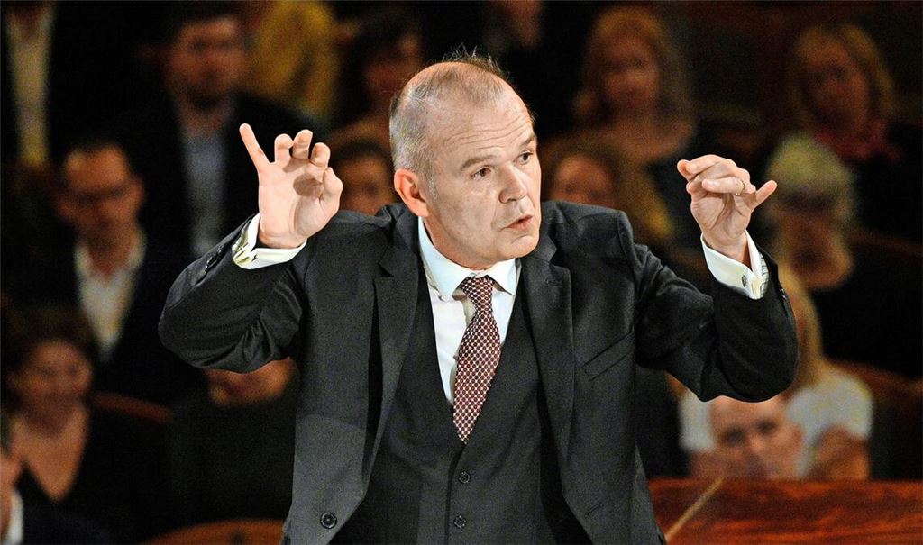 Dirigent François-Xavier Roth, hier bei einem früheren Konzert in Prag