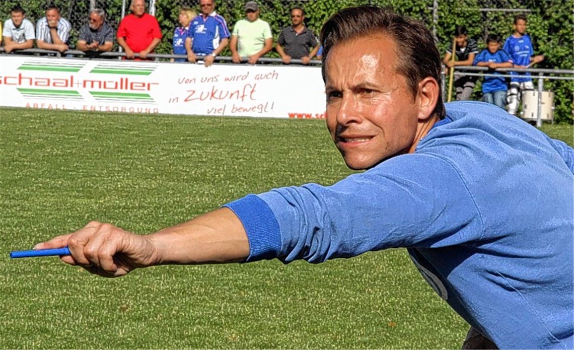 Dirigent eines jungen Ensembles: Thomas Fritsch will mit dem SV Illingen auch in der Bezirksliga das eigene Ding durchziehen. Foto: Eigner