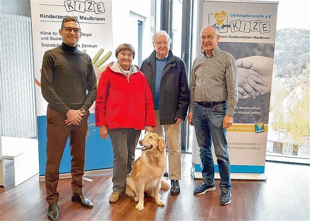 Ehepaar spendet 2515 Euro für das Kinderzentrum