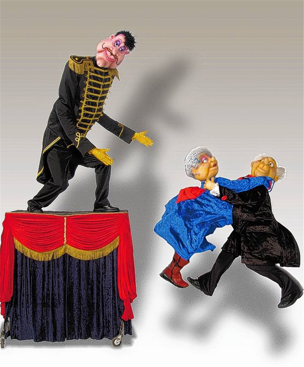 „Doll’s Company“ lässt im Mühlehof und in der Mehrzweckhalle die Puppen tanzen.