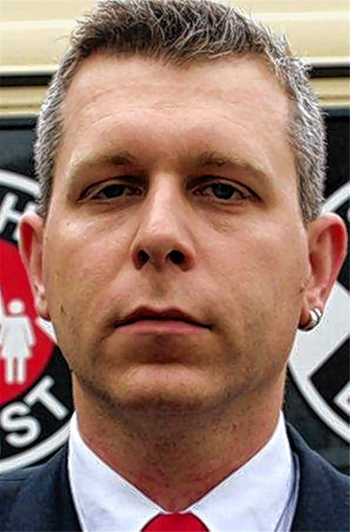 Dominique Krueger ist Leiter des Kreisauskunftsbüros beim DRK