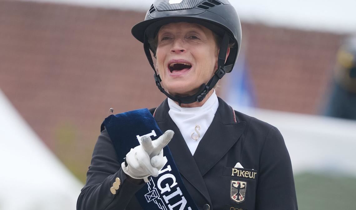 Doppelte Freude für die große Dame des Reitsports: Isabell Werth gewinnt zwei Titel.