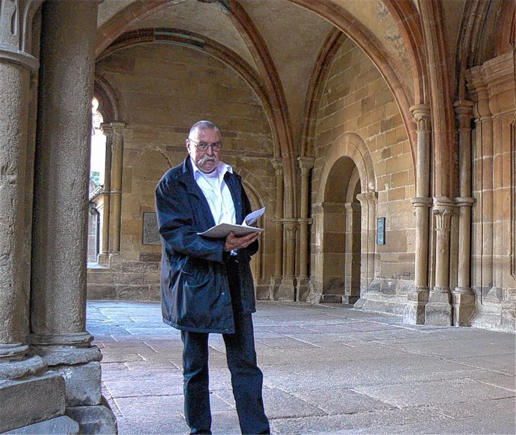 Doppelter Grund zum Feiern: Die aufwendige Sanierung der Klosterkirche – links Klosterverwalter Peter Braun im „Paradies“ – ist abgeschlossen, und die neue, imposante Orgel ist installiert.