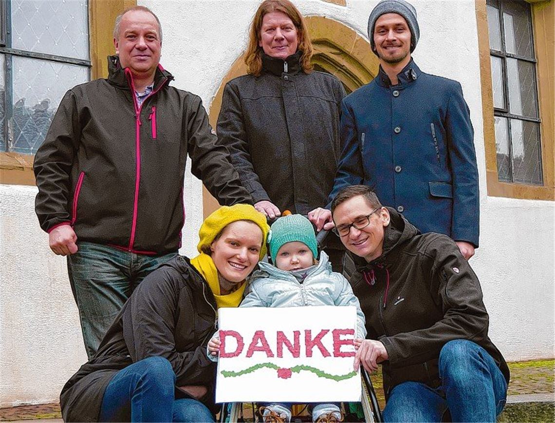 Freude über Spende für kranke Madeleine-Sophie