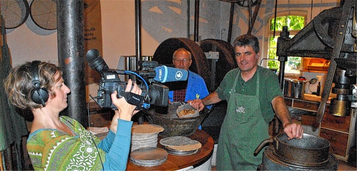 SWR-Fernsehen dreht in der Illinger Ölmühle
