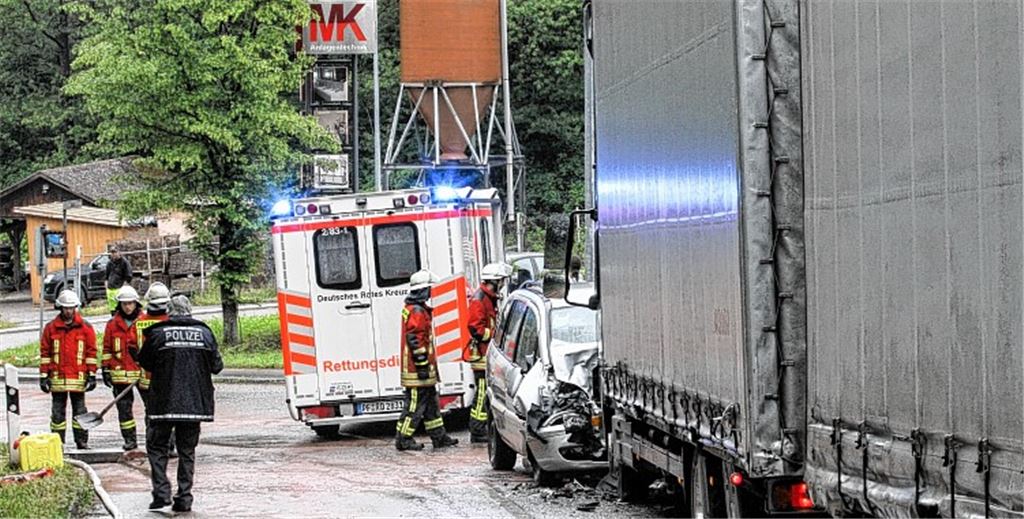 19-Jähriger schwebt in Lebensgefahr