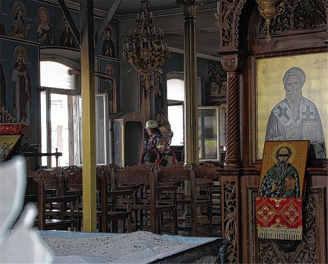 Durchgang gesperrt: Rund um den Bahnhof sorgt der Brand für Verwirrung.