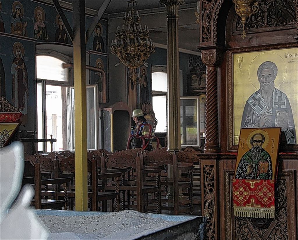 Durchgang gesperrt: Rund um den Bahnhof sorgt der Brand für Verwirrung.