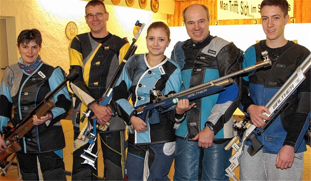 Durchmarsch durch die Bezirksligen: Meike Dingler, Elmar Quere, Lisa Winkler, Willi Gillé und Fabian Meiner schießen in der kommenden Luftgewehr-Saison in der Bezirksoberliga.