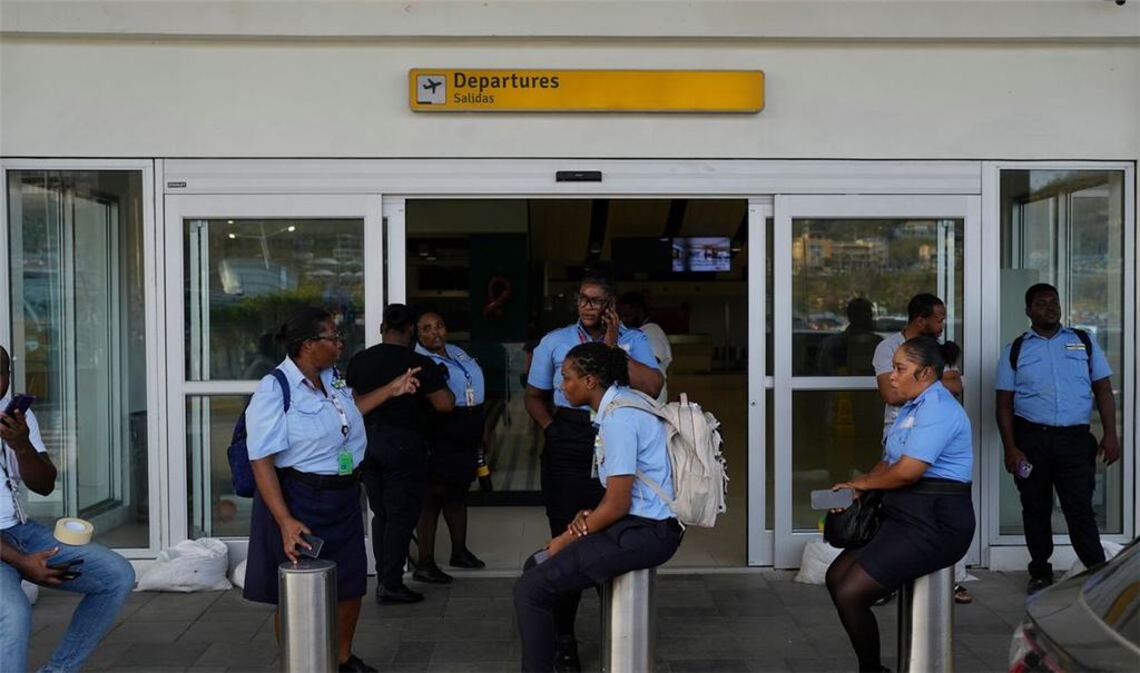 Dutzende Flüge gestrichen: Die Ausreise verzögert sich für viele Touristen.