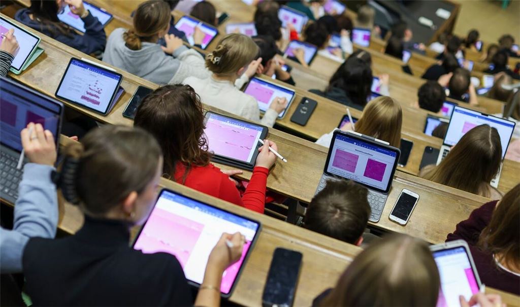 EY-Umfrage: Jobsicherheit bei Studierenden besonders wichtig. (Symbolbild)