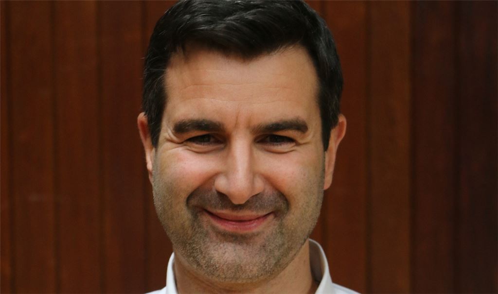 Efthymios Vlahos (37) hat als neuer Leiter der Gemeinschaftsschule Illingen Maulbronn schon viele Pläne. Foto: Goertz