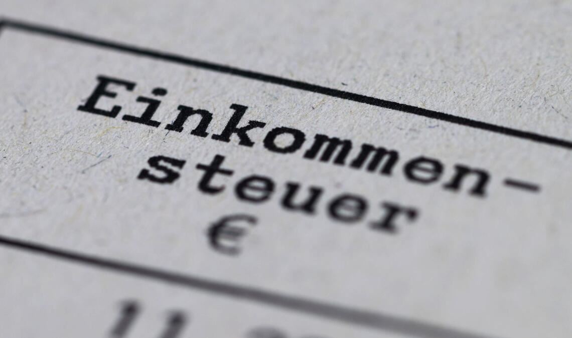 Egal ob die Einkommensteuererklärung  auf Papier oder am Computer erledigt wird: Viele  Bürger empfinden die Sache als   kompliziert.