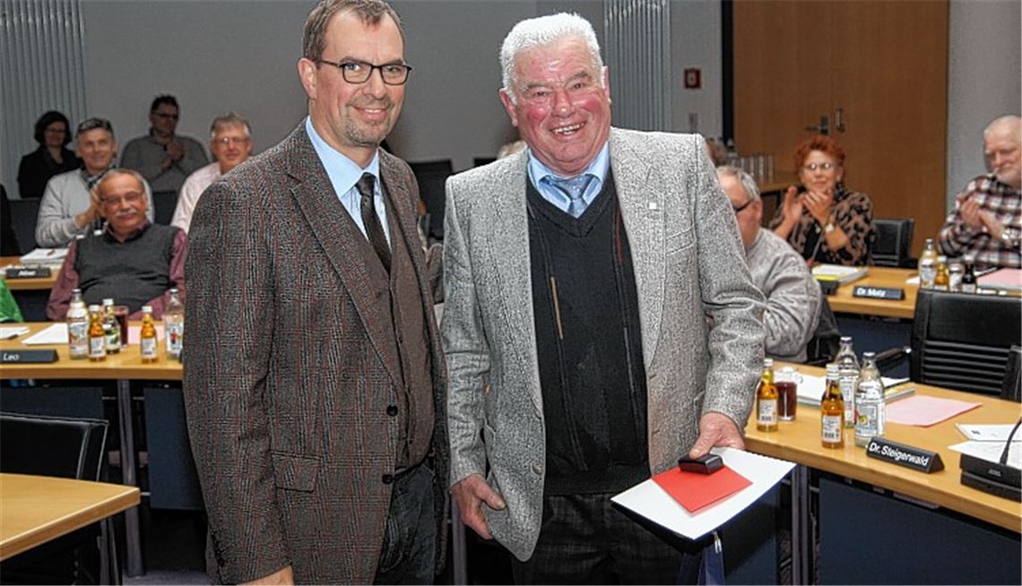Ehrennadel für Stadtrat Ehrennadel für Stadtrat