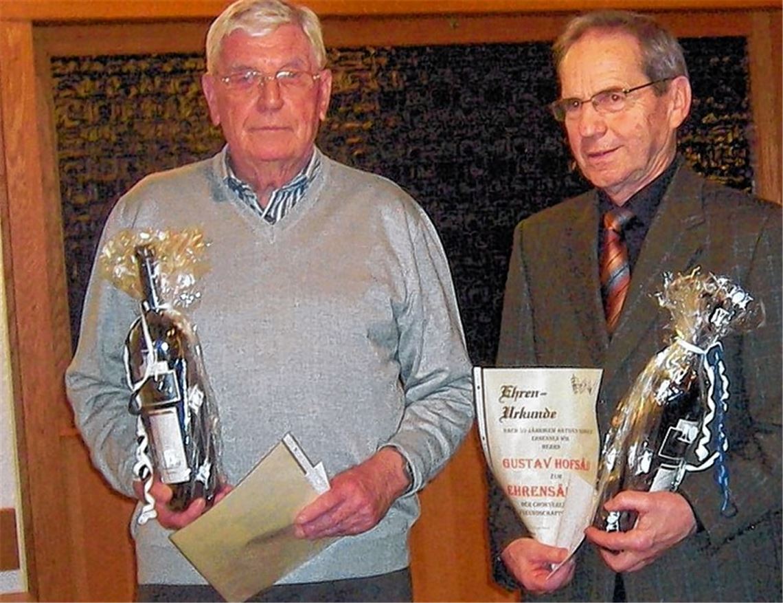 Ehrensänger: Richard Steinbach (li.) und Gustav Hofsäß. Foto: privat