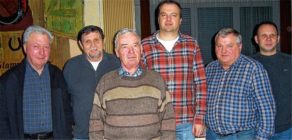 Ehrenvorsitzender Ulrich Michels (3.v.li.) mit den Vorstandsmitgliedern (v.li.) Wolfgang Alfers, Heinrich Beyer, dem Vorsitzenden Marco Mannhardt, Roland Mannhardt und Andy Mannhardt.