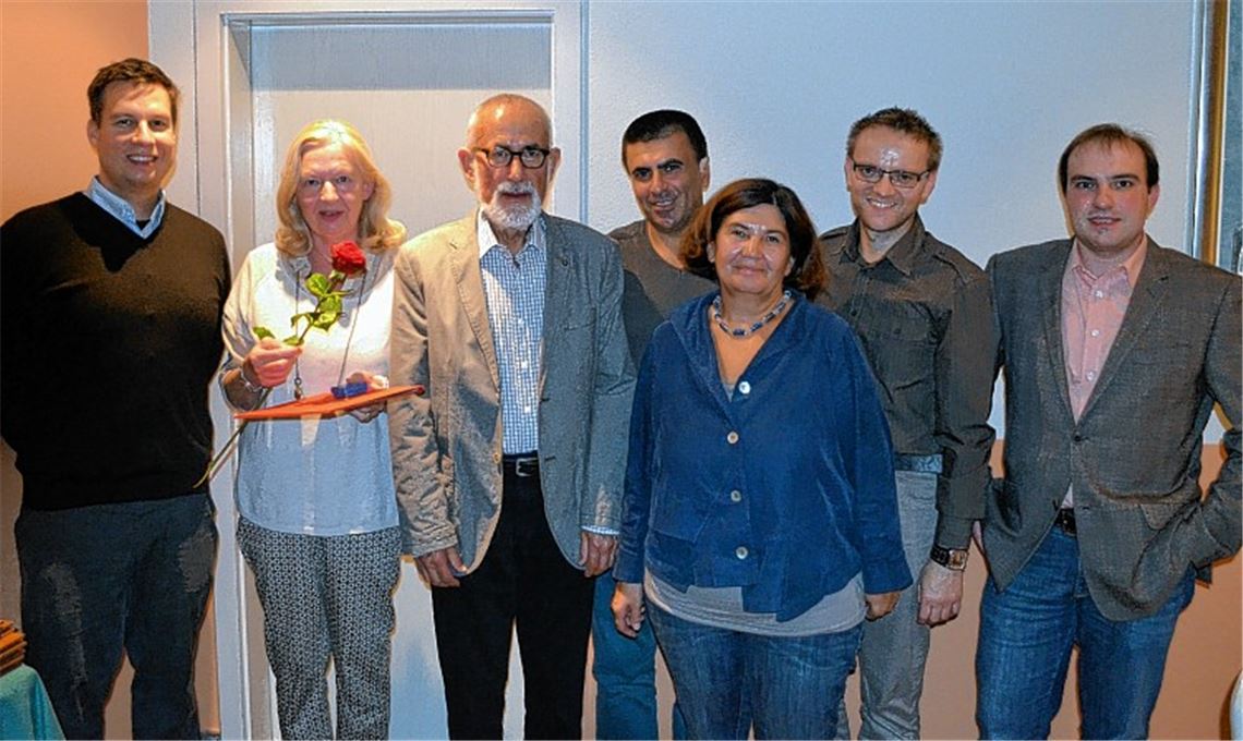 Ehrung (v. li.): SPD-Vorsitzender Philipp Ziegler, Karin Münzmay, Jörg Sattler, Vural Yildirim, Rita Rapp, Oliver Nickl und Kreisvorsitzender Timo Steinhilper. Foto: Renner