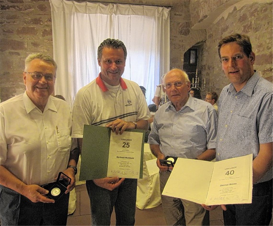 Ehrungen bei der FDP (v. li.): Berthold Wohlbold, Hans-Ulrich Rülke, Dietmar Bosse und Erik Schweickert.
