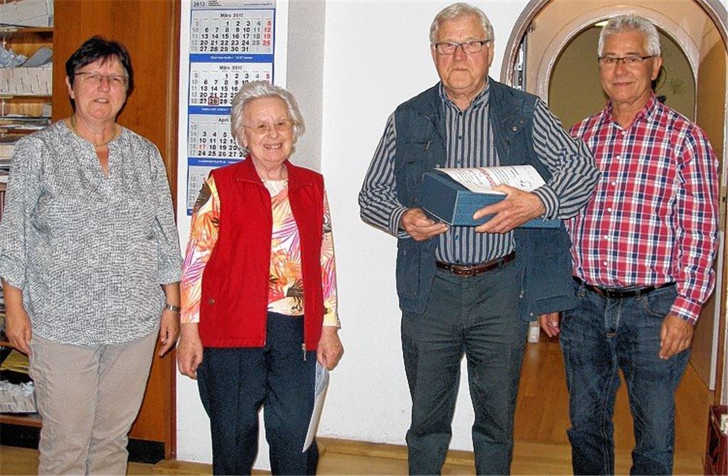 Frohsinn Schützingen singt auf Gartenschau