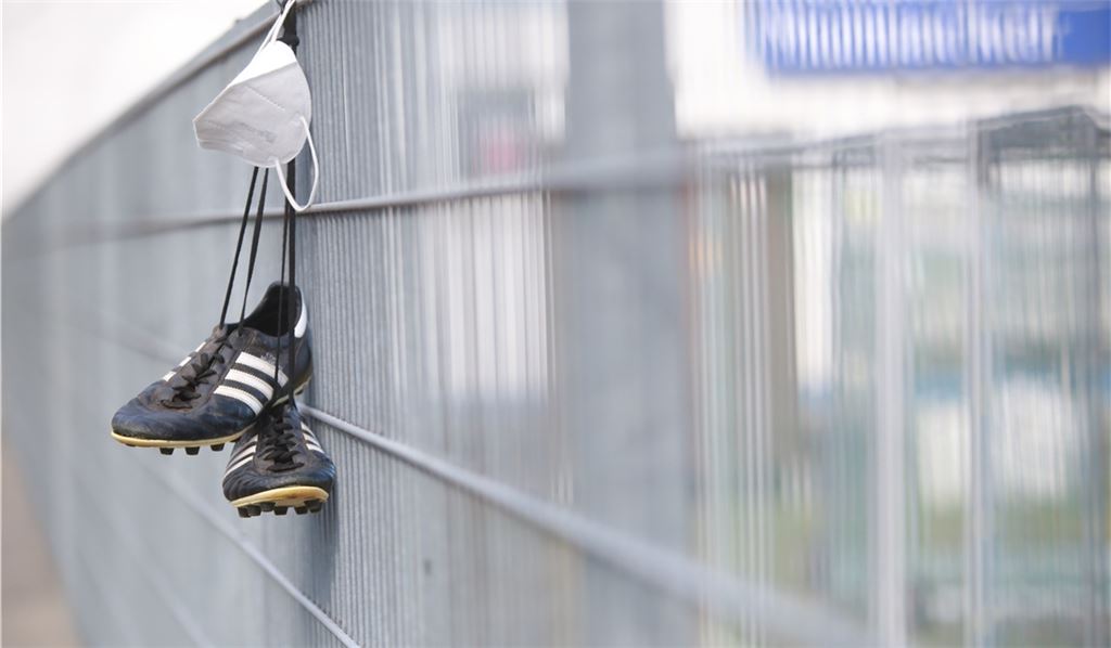 Eigentlich hätten die Amateure ihre Kickschuhe spätestens ab dem 9. Mai wieder schnüren sollen. Doch wegen der Corona-Pandemie können sie diese wohl vorerst an den Nagel hängen.Foto: Huber