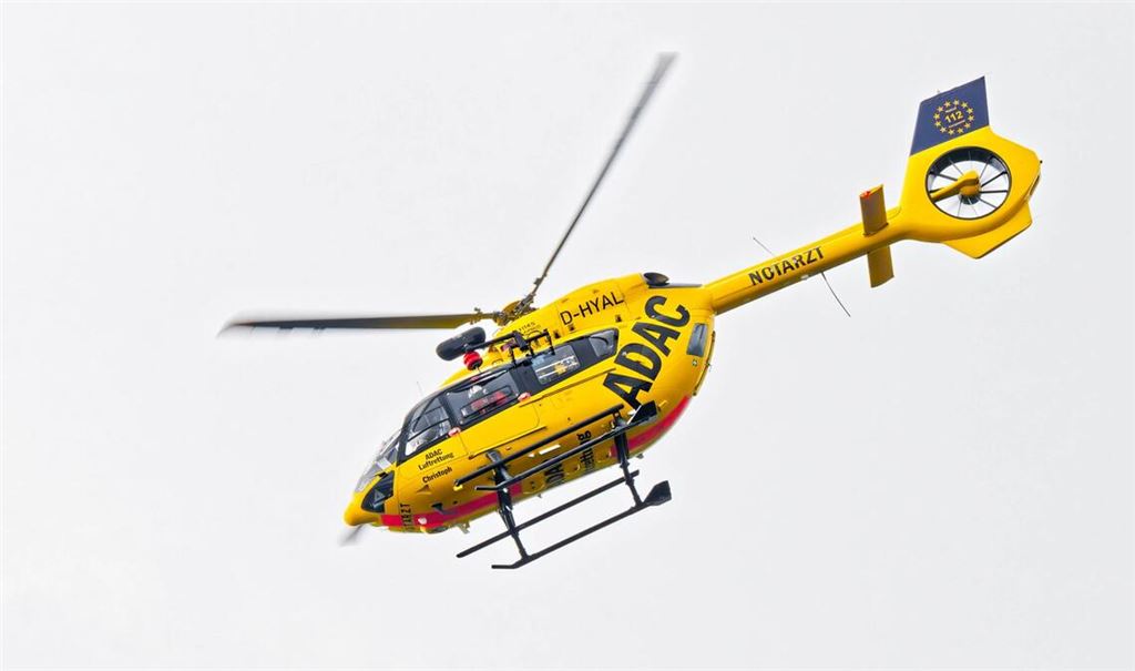 Ein 45-jähriger Motorradfahrer ist auf der B 492 schwer verletzt und mit einem Rettungshubschrauber abtransportiert worden. (Symbolbild)