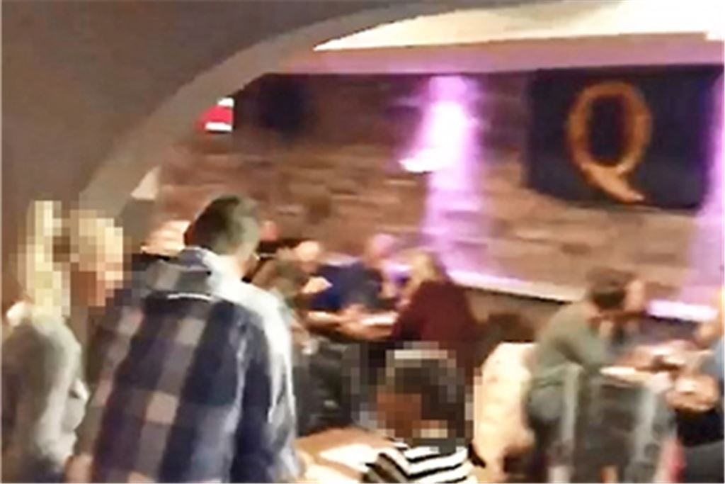 Ein Ausschnitt aus dem Video, das die Zusammenkunft in dem betreffenden Restaurant in Knittlingen zeigt. Foto: Screenshot