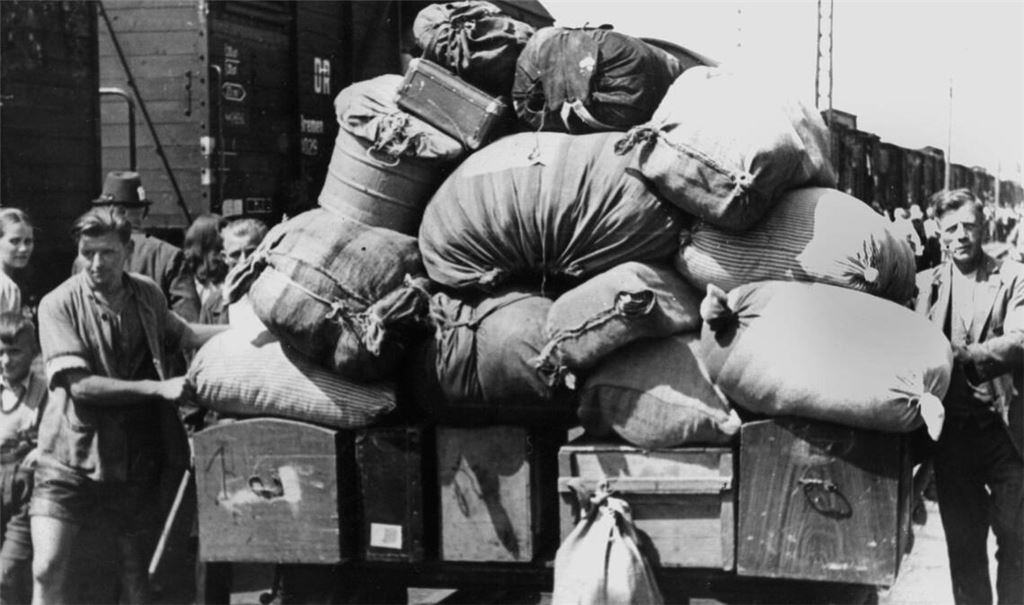 Ein BIld aus unseligen Zeiten: Sudetendeutsche auf der Flucht.