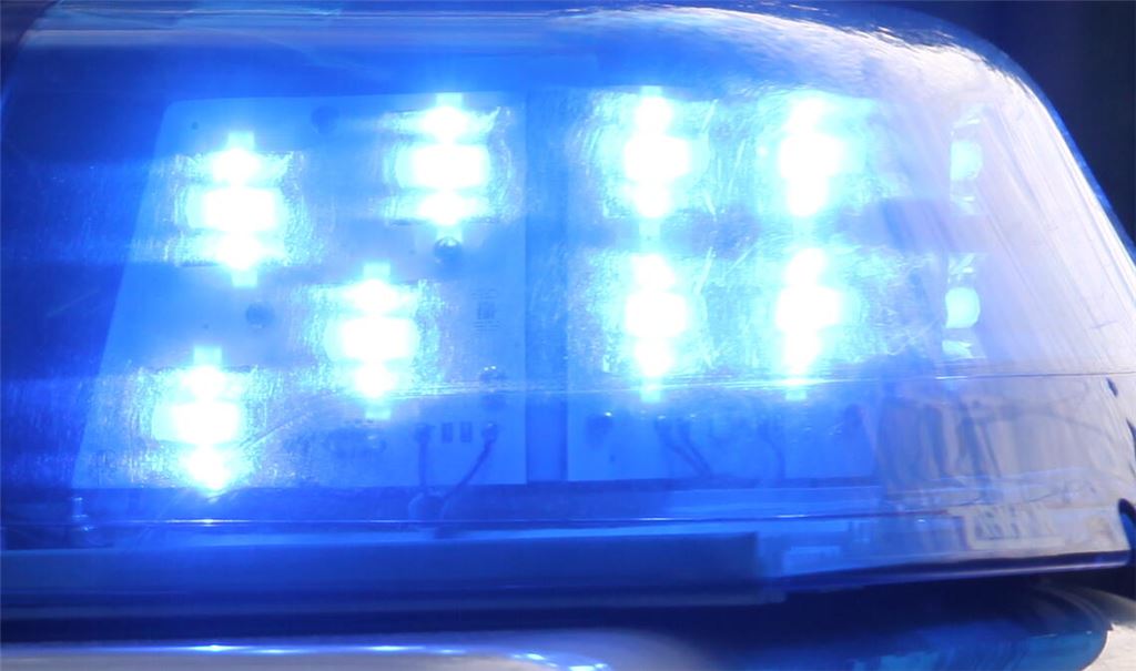 Ein BMW-Fahrer flüchtet in Vaihingen vor einer Polizeikontrolle. Die Fahrt endet in der Sackgasse eines Wohngebiets mit einem Unfall. Symbolfoto: Archiv/Disselhoff
