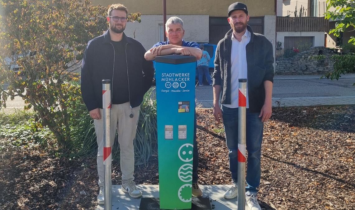 Ein Baustein der engeren Zusammenarbeit zwischen der Gemeinde Wiernsheim und den Stadtwerken Mühlacker: eine Ladesäule geht in Betrieb. Foto: Gemeinde Wiernsheim