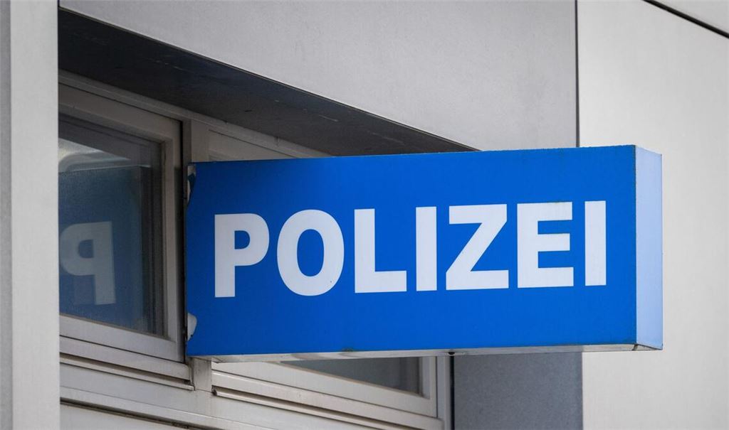 Ein Betrukener ist zur Würzburger Polizei gegangen und wollte dort den wegen Alkohol am Steuer einkassierten Autoschlüssel einer Freundin abholen. (Symbolbild)