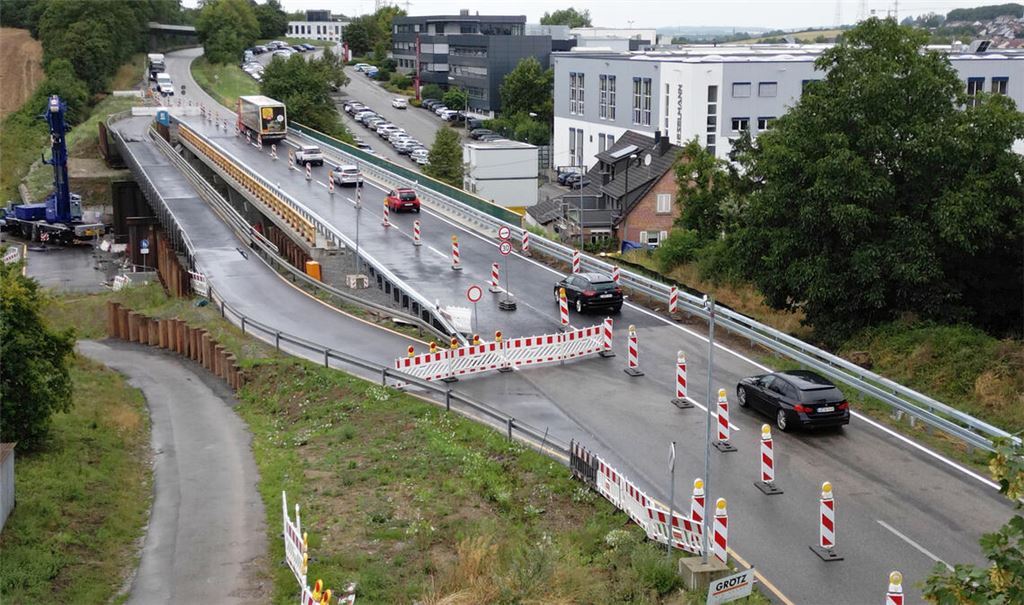 Ein Bild aus vergangenen Tagen: Inzwischen kann der Verkehr wieder ungehindert über die neue Kieselmann-Brücke fließen. Foto: Archiv/Fotomoment