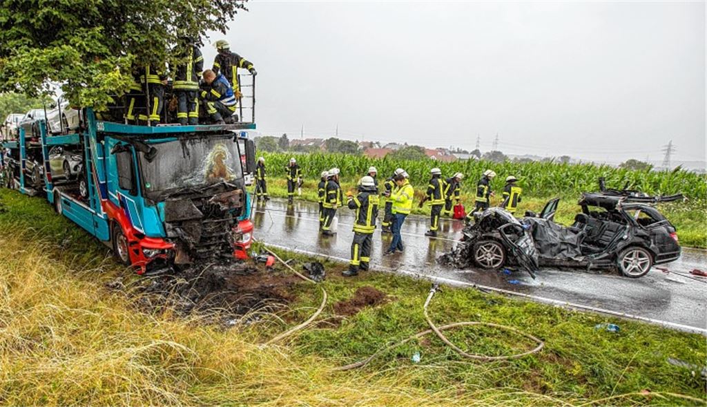 58-Jährige stirbt bei Unfall auf B10