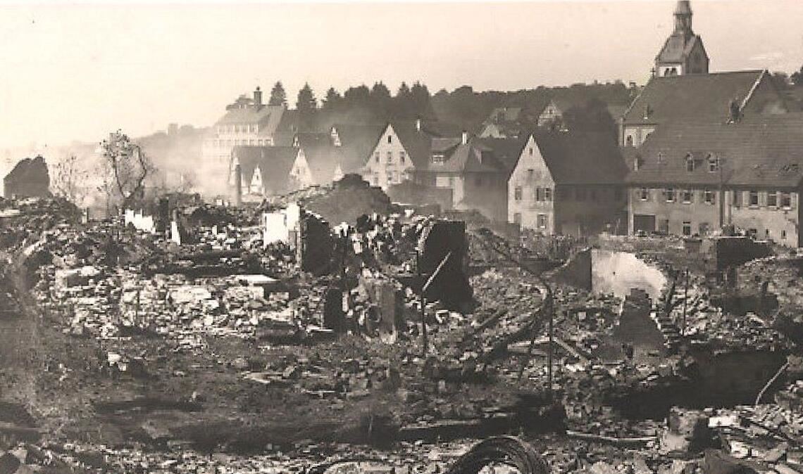 Ein Bild des Schreckens nach der Brandkatastrophe. Foto: ol (Repro)