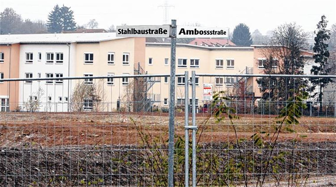 Ein Blick auf das noch leere Luigareal: Hier sollen die Straßennamen künftig an die Geschichte des Geländes erinnern. Fotomontage: MT