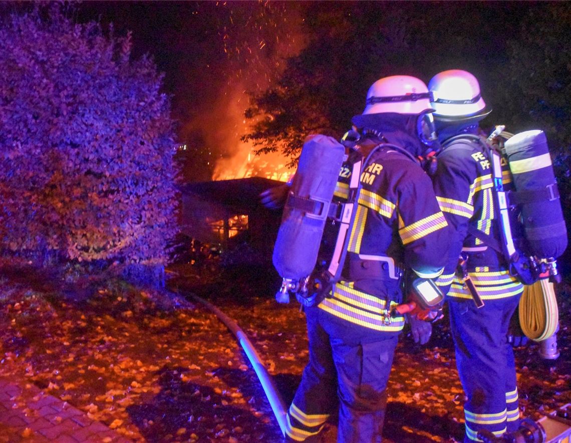 Ein Brand in Pforzheim hält die Einsatzkräfte auf Trab.Foto: Myroshnichenko