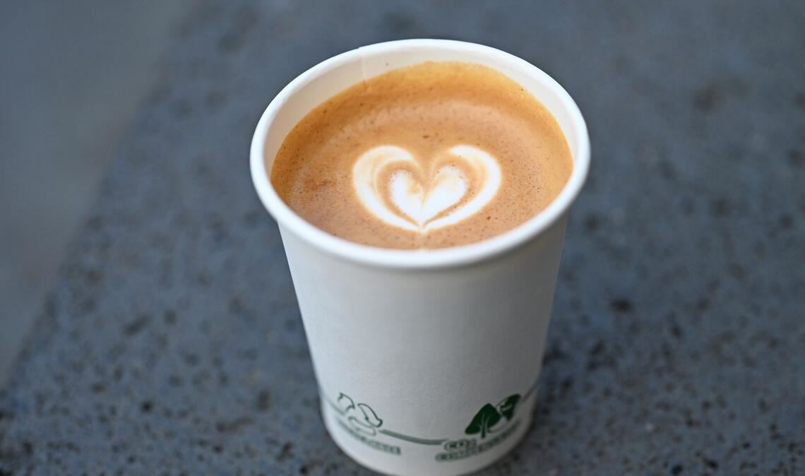 Ein Cappuccino kostet in Deutschland im Schnitt 3,57 Euro - und damit 10 Cent mehr als im vergangenen Jahr.