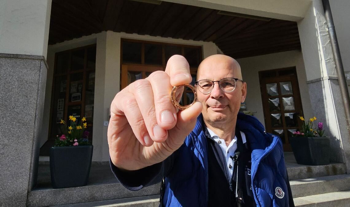 Ein Ehering ist nach einer kleinen Odyssee durch Nordbayern wieder bei seinem Berliner Besitzer angekommen.