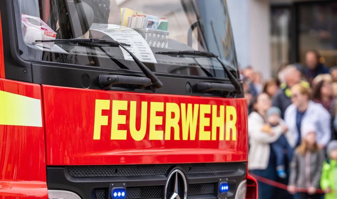 Ein Einsatzfahrzeug der Feuerwehr. (Symbolfoto)