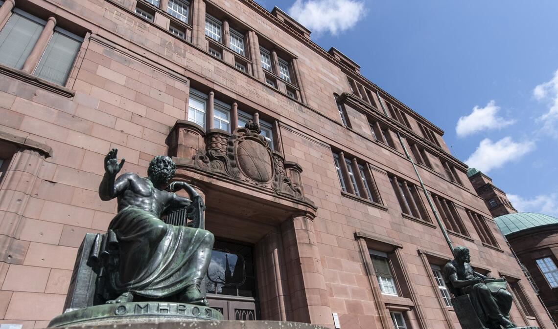 Ein Ex-Mitarbeiter der Uni Freiburg soll Frauen in intimen Situationen heimlich gefilmt haben.