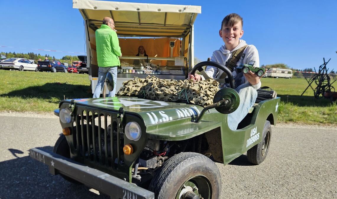 Ein Fahrzeug der US Army ...