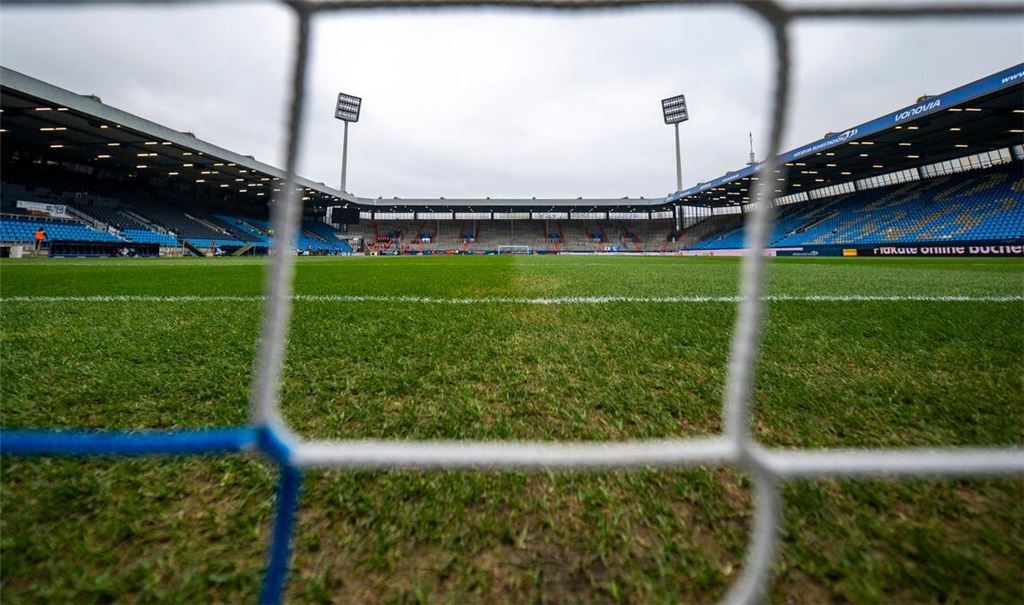 Ein Fußballtor ist in Erlangen umgestürzt und hat ein Kind tödlich verletzt. (Symbolbild)