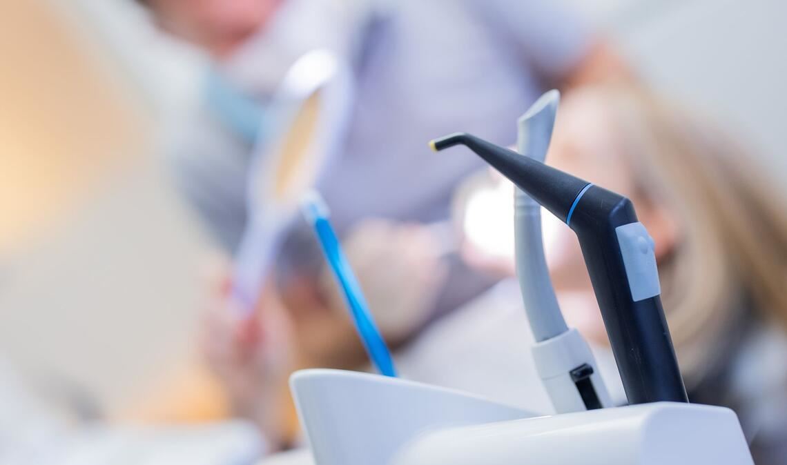 Ein Gutachten kann bei Schadenersatzforderungen helfen. (Symbolbild)