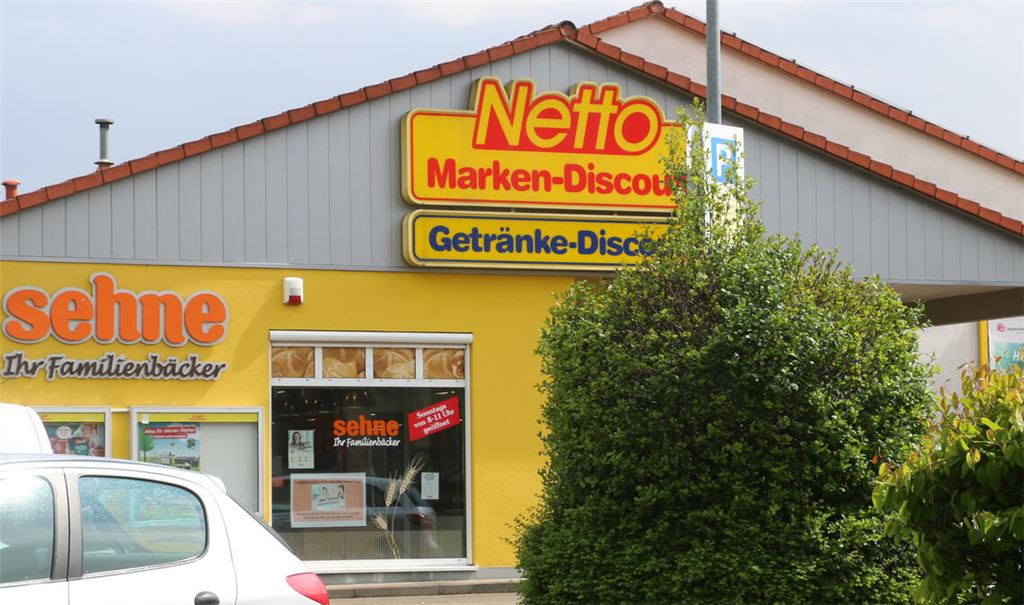 Ein Gutachter soll ermitteln, wie viel das Netto-Gebäude noch wert ist, dann entscheidet der Wiernsheimer Gemeinderat, ob er diese Summe bezahlen möchte. Foto: Archiv/Deeg