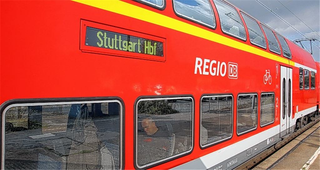 Ein Halbstundentakt auf der Achse Karlsruhe - Mühlacker - Stuttgart könnte den Nahverkehr auf der Schiene noch attraktiver machen. Foto: Kollros