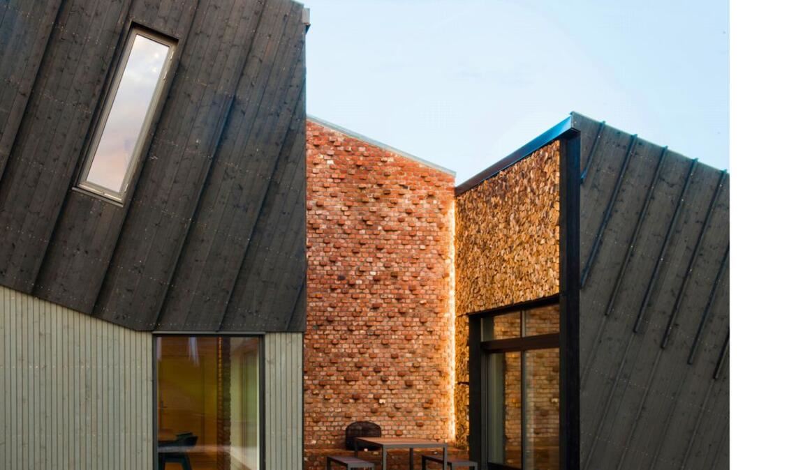 Ein Haus, das Energie produziert von Snohetta:  ZEB Pilot-Multicomfort House, Larvik, Norwegen, 2014. Im Buch auf Seite 419.