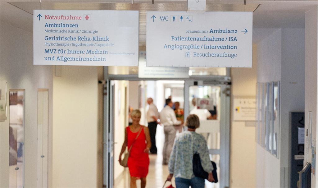 Ein Integriertes Notfallzentrum (INZ) mit einer zentralen Anlaufstelle soll ab dem nächsten Jahr im Mühlacker Krankenhaus Mediziner und ihre Teams entlasten sowie eine schnellere und effektivere Behandlung von Patienten ermöglichen. Fotos: Fotomoment