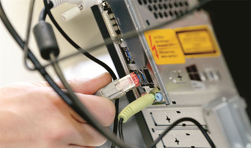 Ein Internetanschluss birgt Gefahren. Im Polizeipräsidium Pforzheim fahndet eine spezielle Abteilung nach Cyberkriminellen. Foto: Archiv