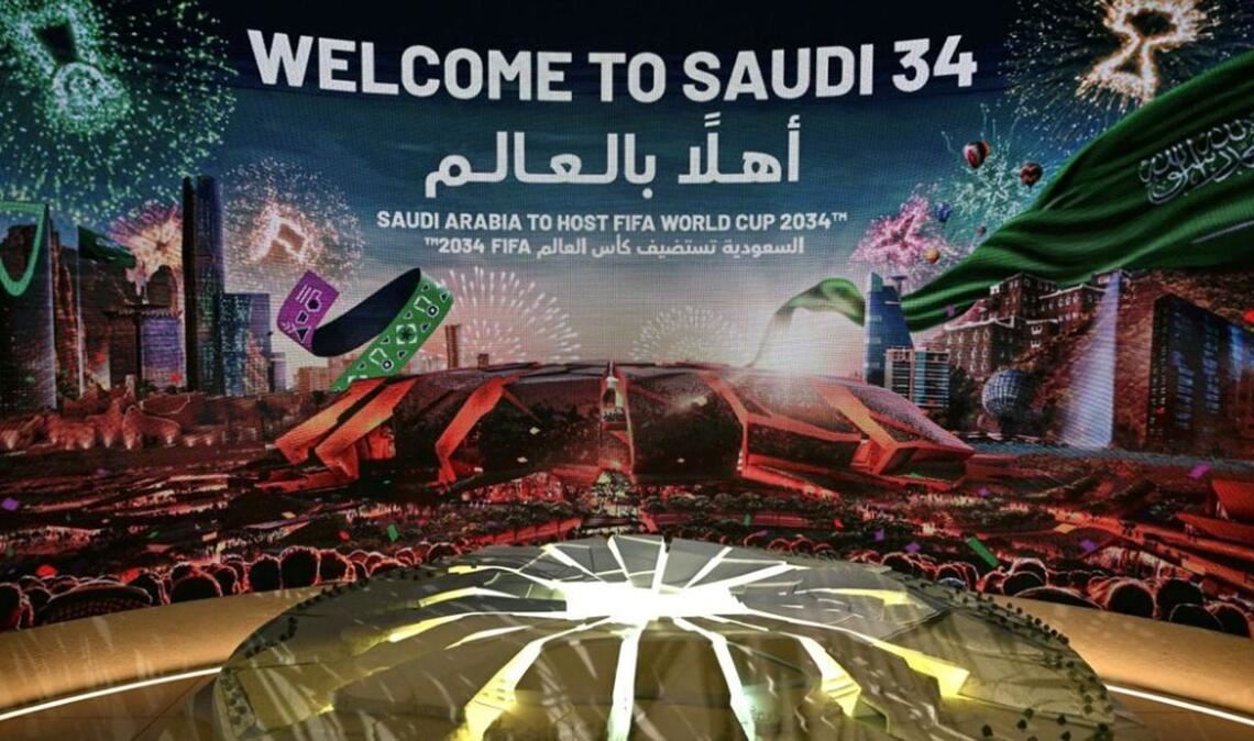 Ein KI-Clip in den Sozialen Medien zeigt eine angeblich geplante WM-Arena in Saudi-Arabien auf einem Wolkenkratzer.