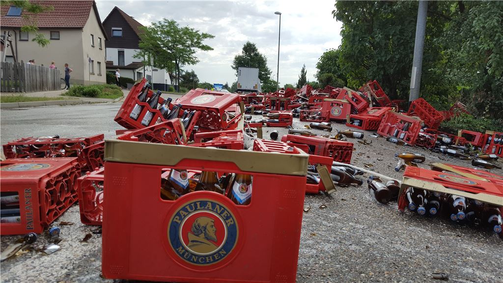 lh Bierlaster kippt um in Schützingen (2)